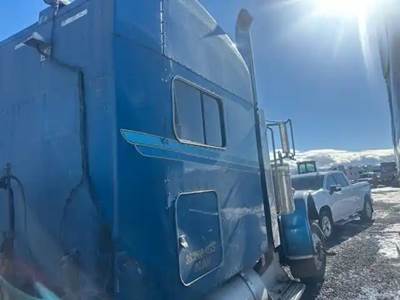 Peterbilt 388 Sleeper Part