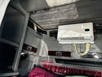 Peterbilt 389 Sleeper Part