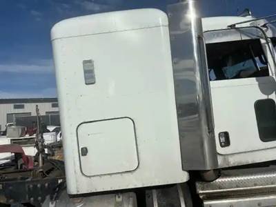 Peterbilt 389 Sleeper Part