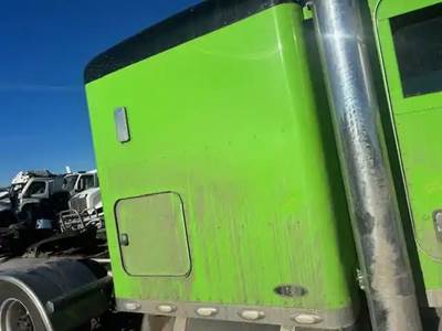 Peterbilt 389 Sleeper Part