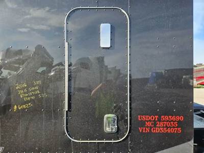 Peterbilt 389 Sleeper Part