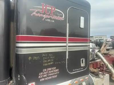 Peterbilt 389 Sleeper Part