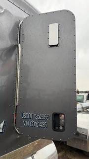 Peterbilt 389 Sleeper Part