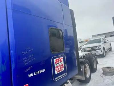 Peterbilt 579 Sleeper Part