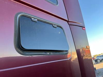 Volvo VNL Sleeper Part