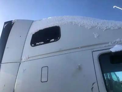 Volvo VNL Sleeper Part