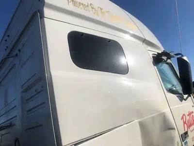 Volvo VNL Sleeper Part