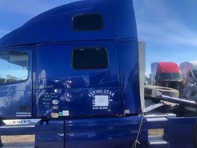 Volvo VNL Sleeper Part