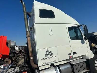 Volvo VNL Sleeper Part