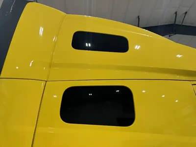 Volvo VNL Sleeper Part