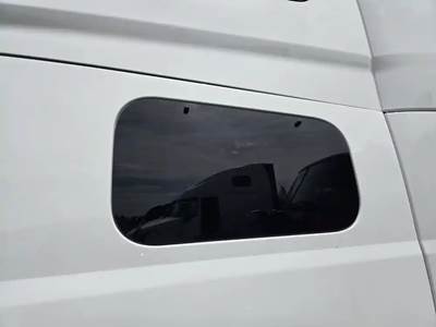 Volvo VNL Sleeper Part