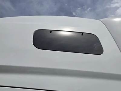 Volvo VNL Sleeper Part