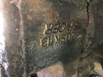 International 7400 Right Spindle