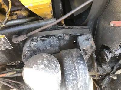 Kenworth T600 Right Spring Hanger