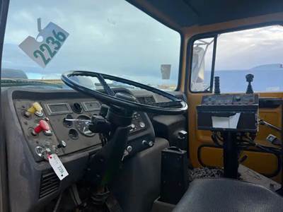 Ford L8000 Steering Column