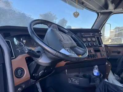 Freightliner Cascadia 126 Steering Column