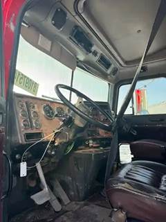 International F9370 Steering Column for a 1997 International F-9370