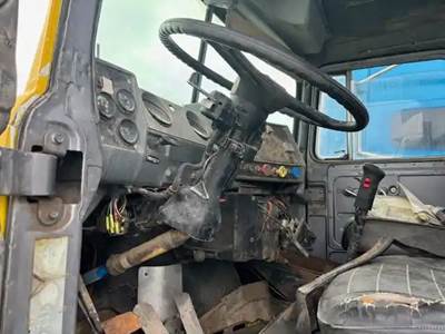 Mack RD688S Steering Column