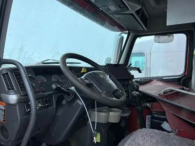 Volvo VNL Steering Column