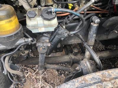 TRW/ROSS Steering Gear / Rack for a 2013 Freightliner Cascadia 125