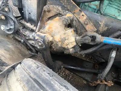 TRW/ROSS Steering Gear / Rack for a 2001 Peterbilt 379