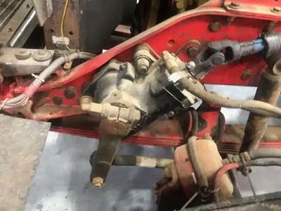 TRW/ROSS Steering Gear / Rack for a 2000 Kenworth W900