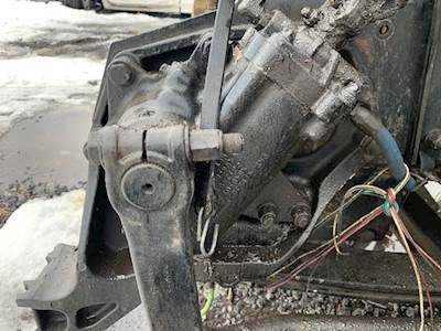 TRW/ROSS Steering Gear / Rack for a 2006 Kenworth T800