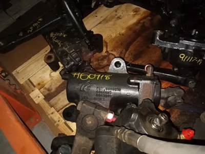 TRW/ROSS TAS55003 Steering Gear / Rack for a 1998 Freightliner FL70