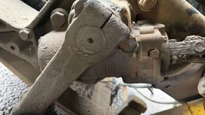 TRW/ROSS TAS65024 Steering Gear / Rack for a 1994 Peterbilt 379