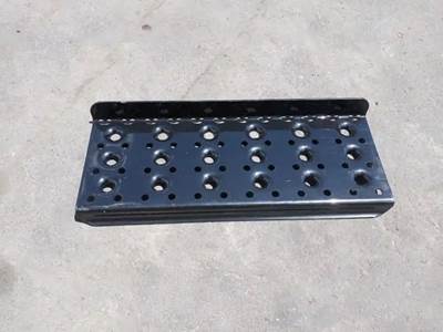 International TranStar 8600 Left Step