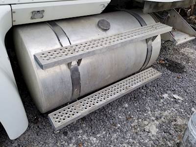 International 9200i Right Step