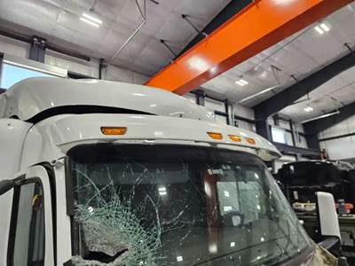 Peterbilt 579 Sun Visor