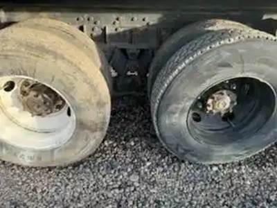 Hendrickson HN402 Suspension for a 1998 International F-2674 SBA