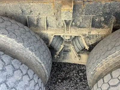 Hendrickson HN402 Suspension for a 2002 International F-2674 SBA