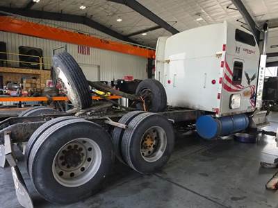 Hendrickson PRIMAAX Suspension for a 2007 Kenworth W900L