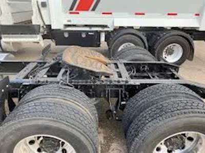 International LT625 Suspension