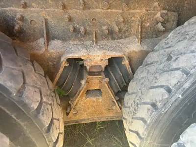 Hendrickson Suspension for a 1999 Mack CL713