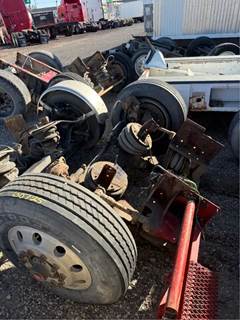 LINK Tag / Pusher Axle for a 2000 Peterbilt 379