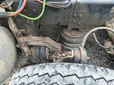 Ridewell Tag / Pusher Axle for a 2007 Freightliner FLD120 Glider