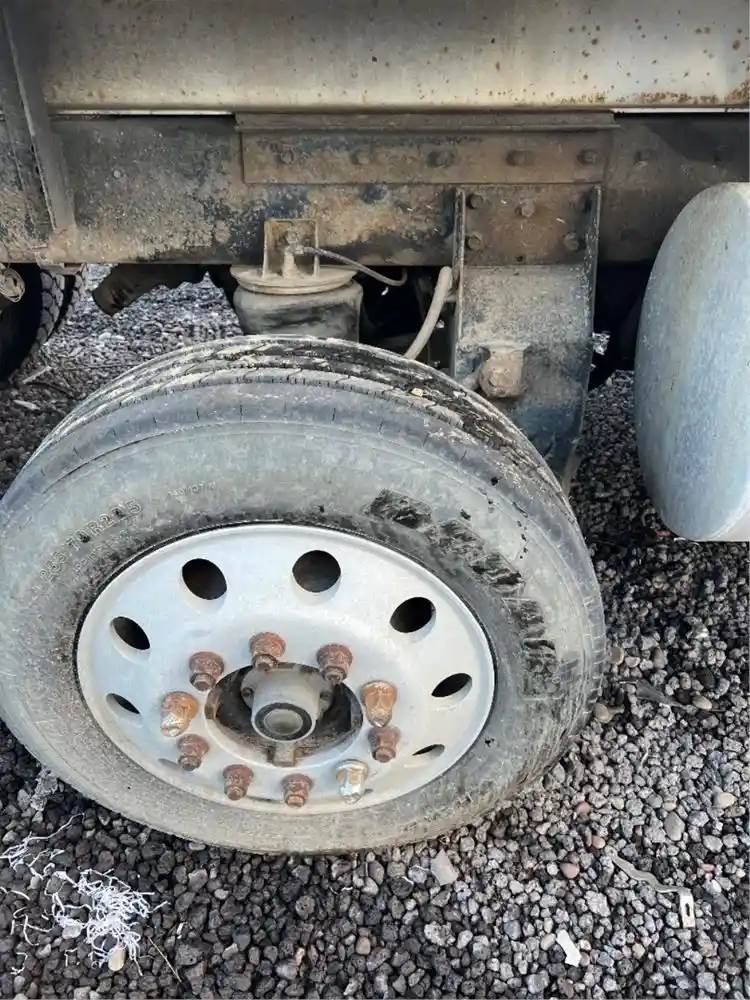 1989 Used Pusher Axle/Lift Axle 10 Hole Pilot For Sale Ucon, ID