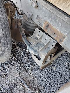 Watson & Chalin Tag / Pusher Axle for a 2005 Kenworth T800