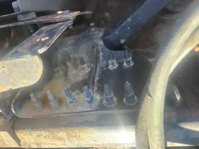 Watson & Chalin Tag / Pusher Axle for a 2021 Peterbilt 389