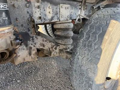 Watson & Chalin Tag / Pusher Axle for a 1996 Volvo AUTOCAR ACL64