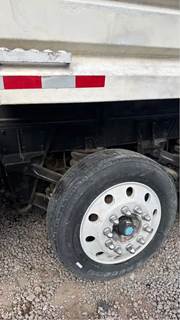 Watson & Chalin Tag / Pusher Axle for a 2007 Kenworth T800