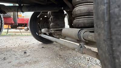 Watson & Chalin Tag / Pusher Axle for a 1981 Kenworth W900