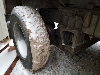 Watson & Chalin Tag / Pusher Axle for a 1999 Kenworth W900