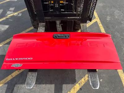 Chevrolet Silverado Classic Tailgate / Decklid
