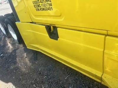 Freightliner Cascadia 126 Right Tank Fairing