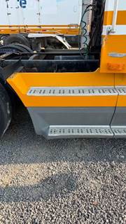 Freightliner FLD120 Right Tank Fairing