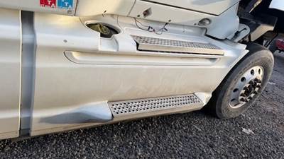 International ProStar Right Tank Fairing